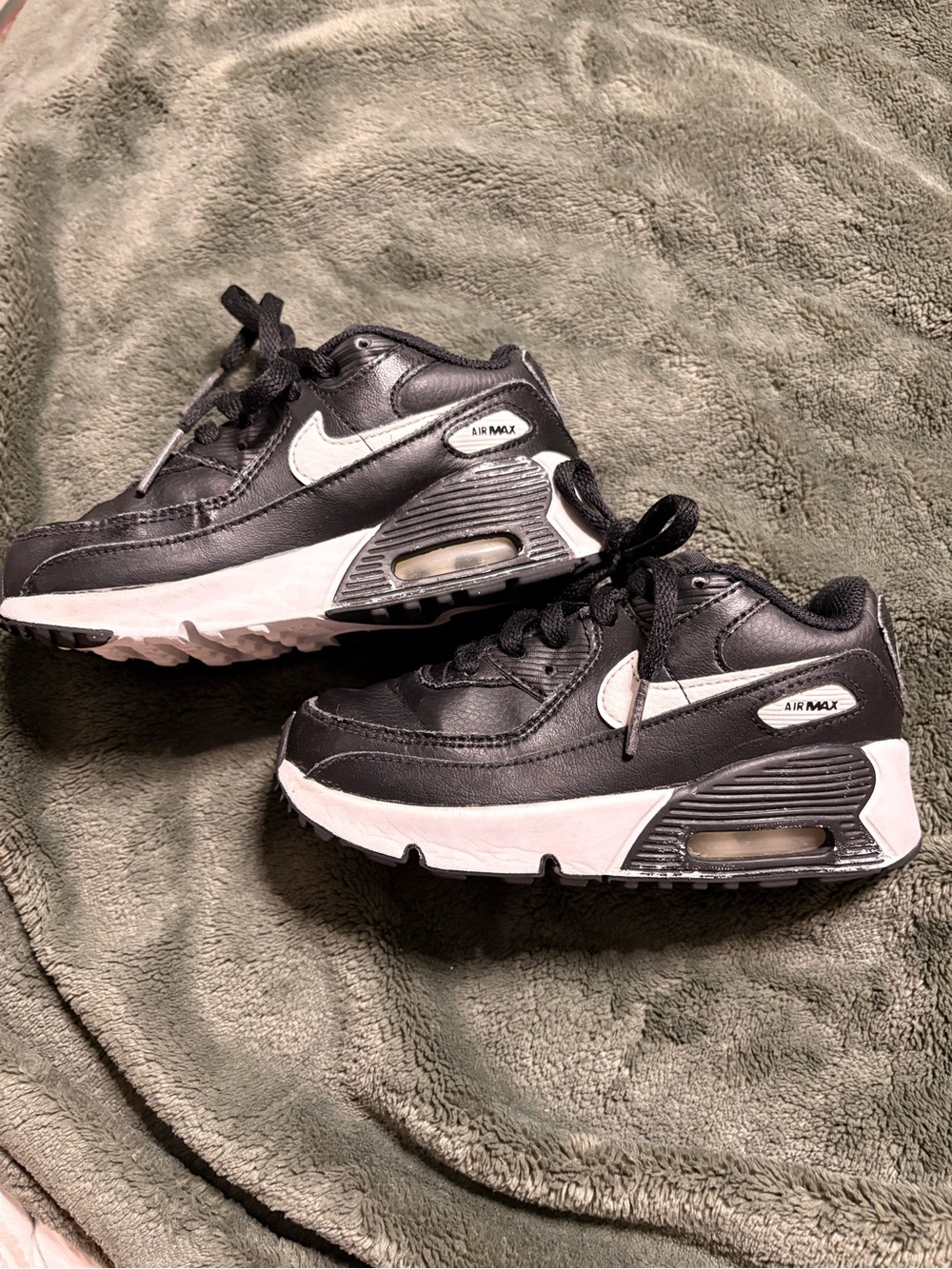 Nike Kids Black and White Air Max Low-Top Sneakers